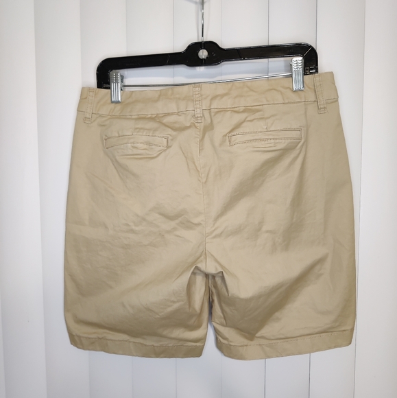 J.Crew Khaki Bermuda shorts size 8 - Picture 2 of 3